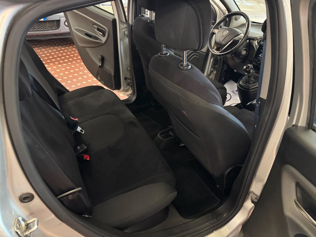 Lancia Ypsilon 1.2 69 CV 5 porte Platinum - UNICO PROPRIETARIO