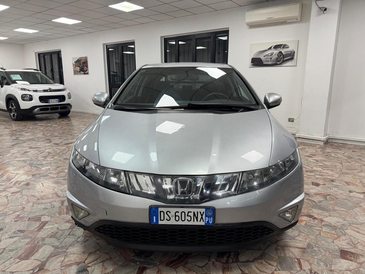 Honda Civic 1.8 i-VTEC 5p. Executive i-P