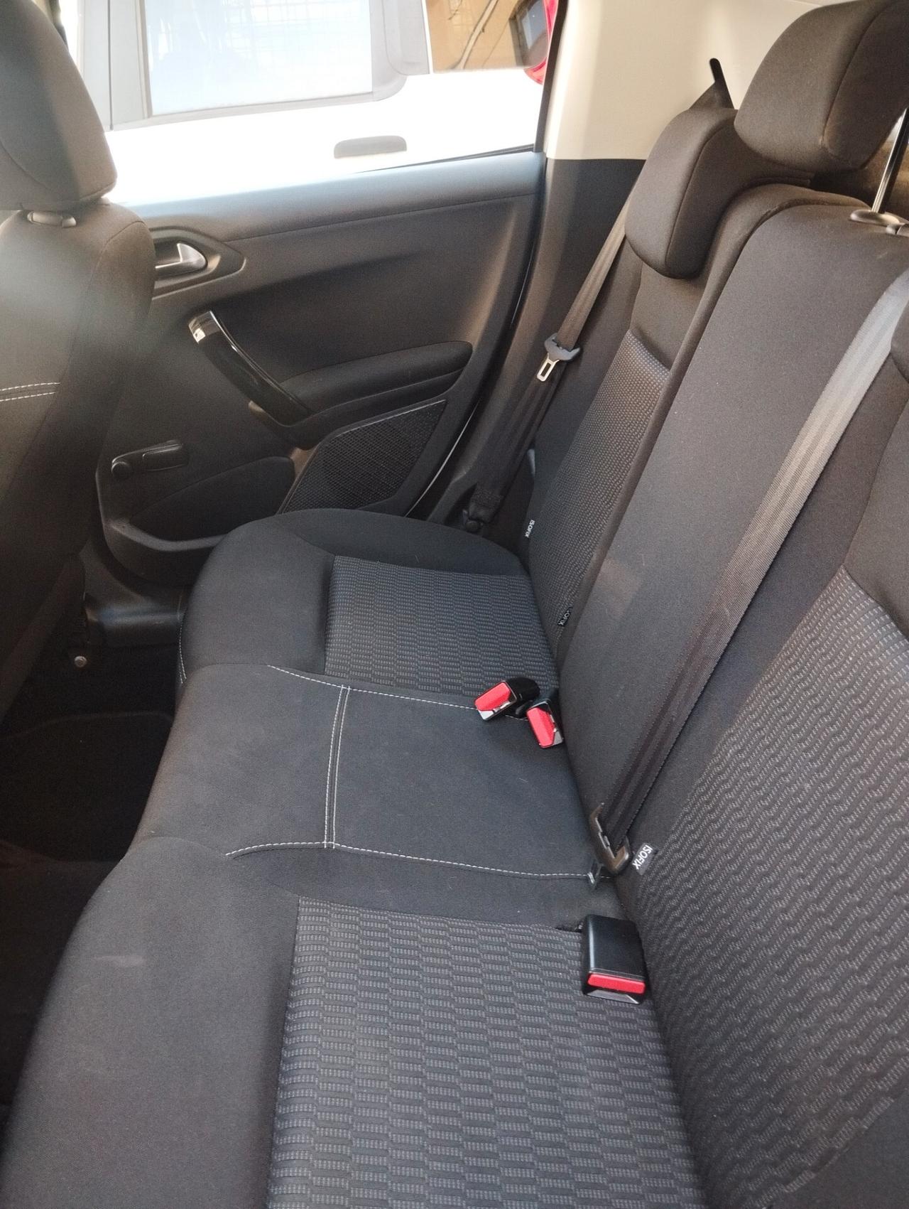 Peugeot 208 PureTech 82 5 porte Allure