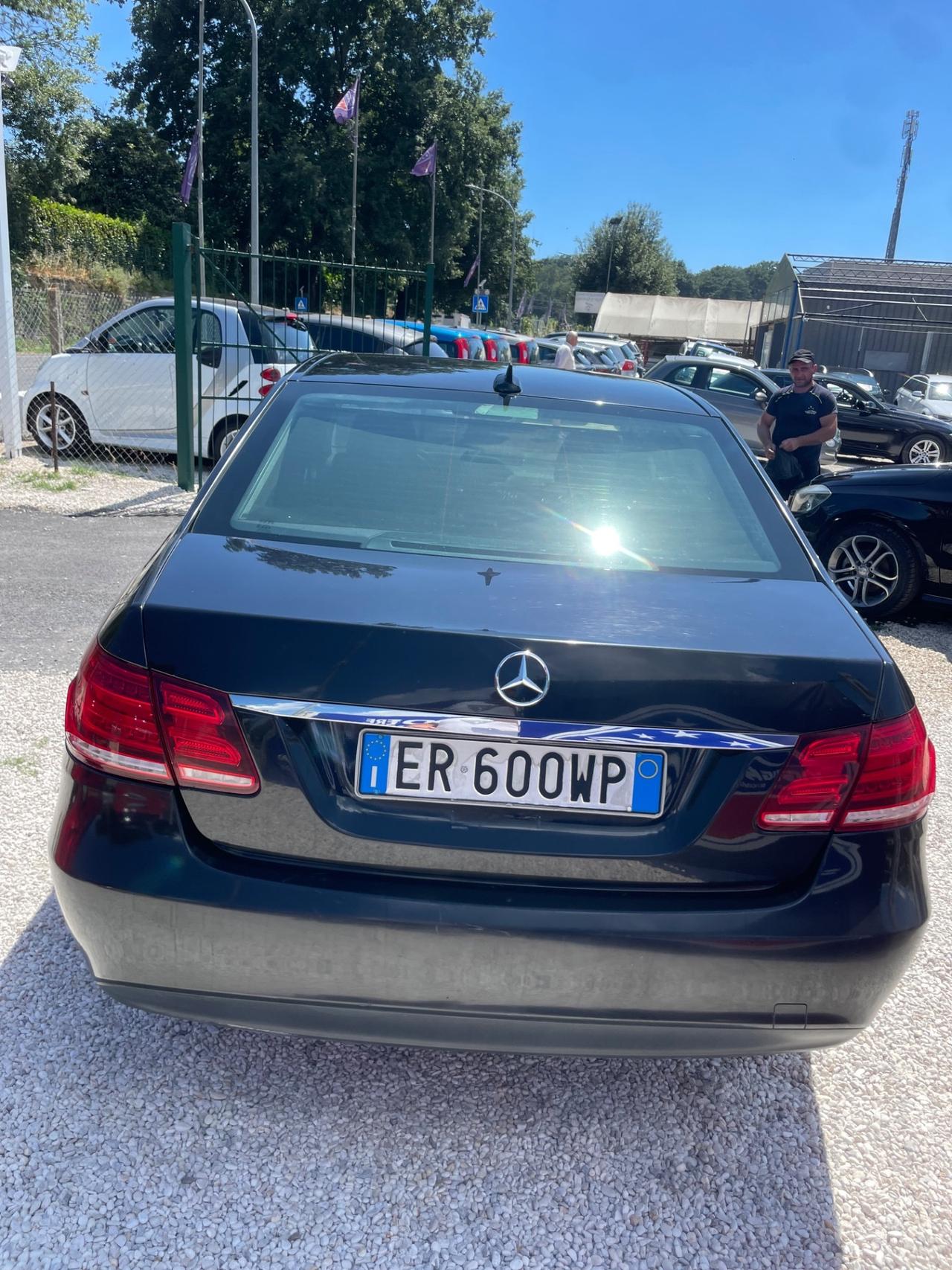 Mercedes-benz E 220 200 CDI Premium