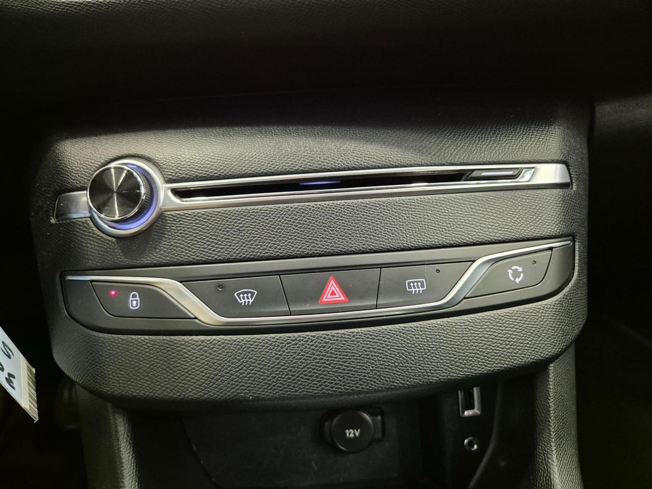 Peugeot 308 SW 1.6 bluehdi Active s&s 120cv - UNIPROPRIETARIO - NEOPATENTATI - Sens. Park - Clima