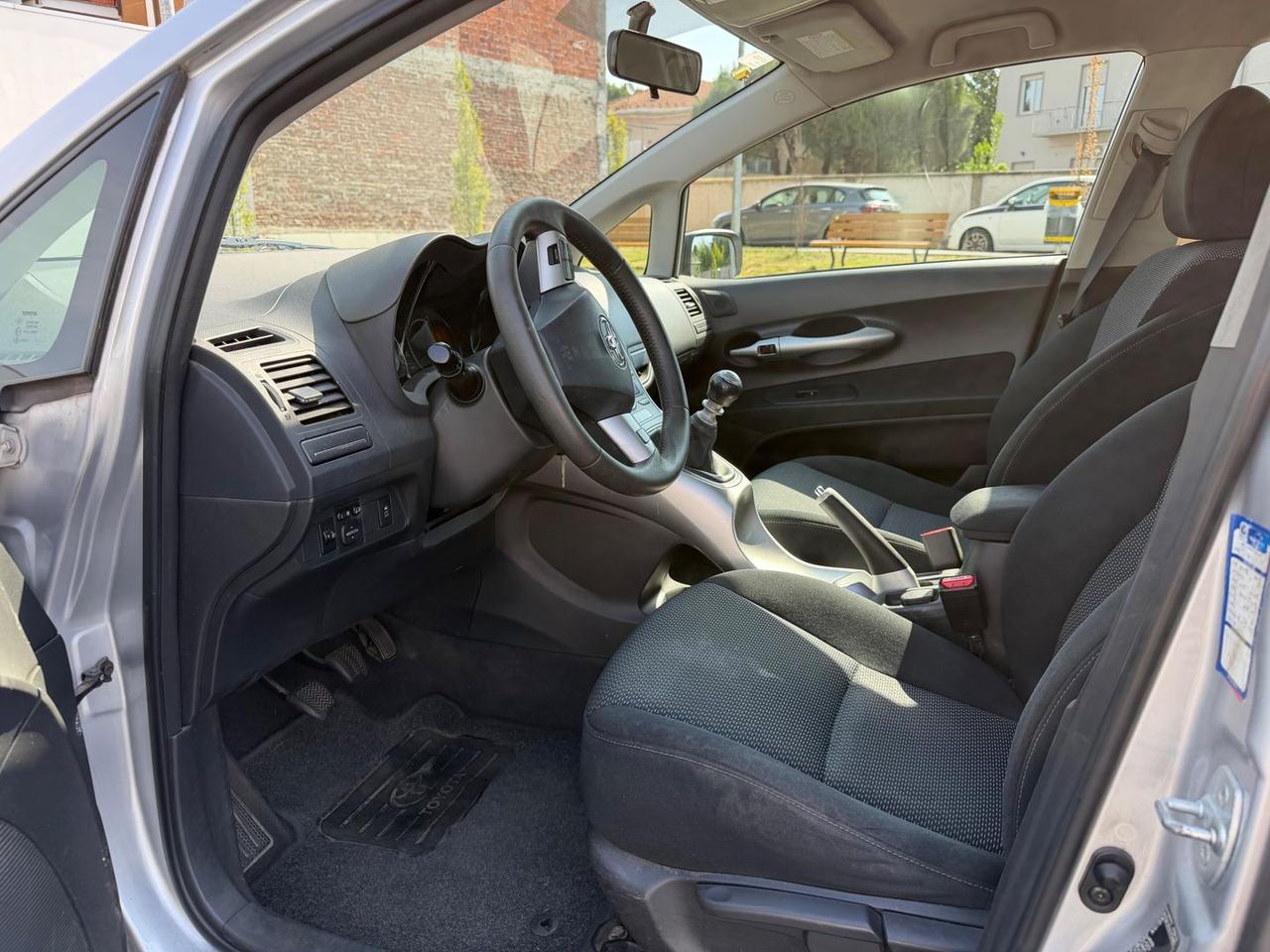 Toyota Auris 2.0 D-4D SOL #11110