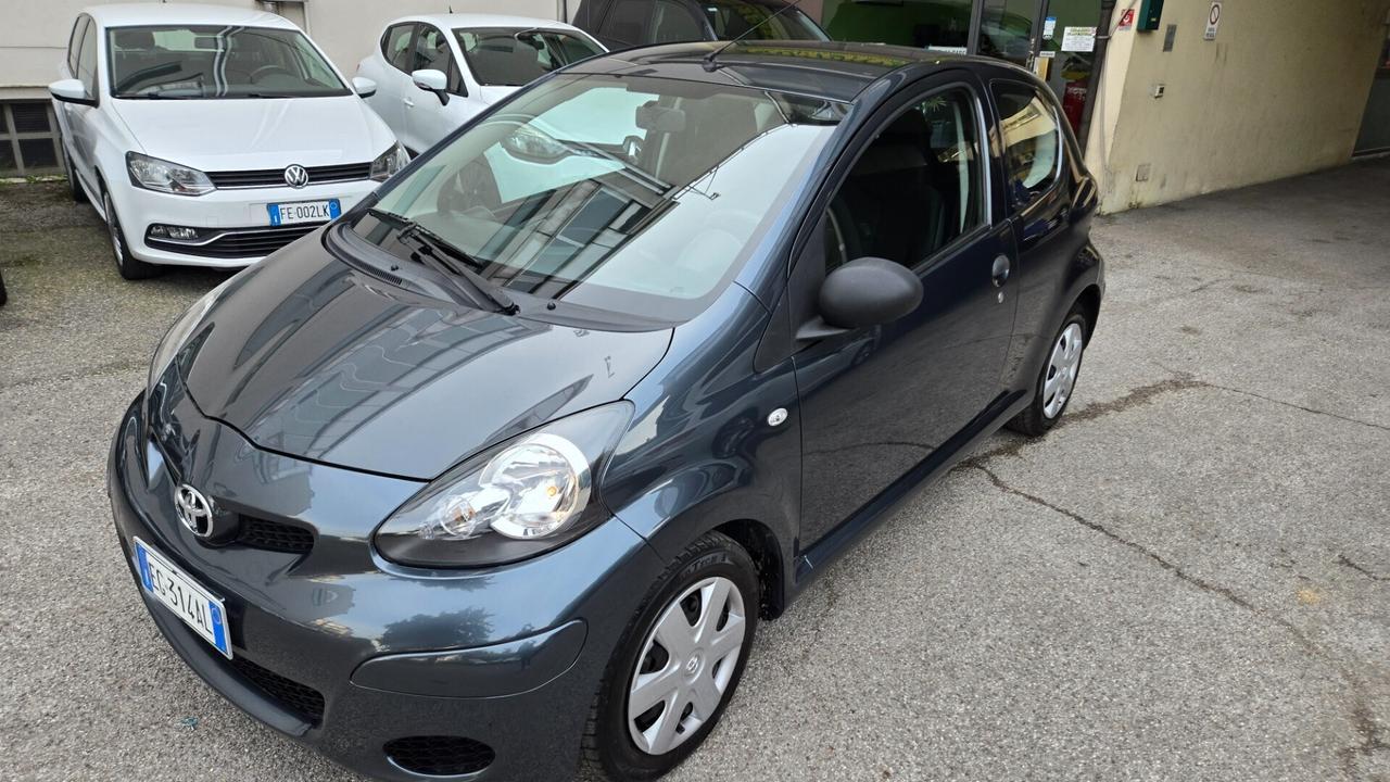 Toyota Aygo 1.0 12V VVT-i 3 porte Now Connect