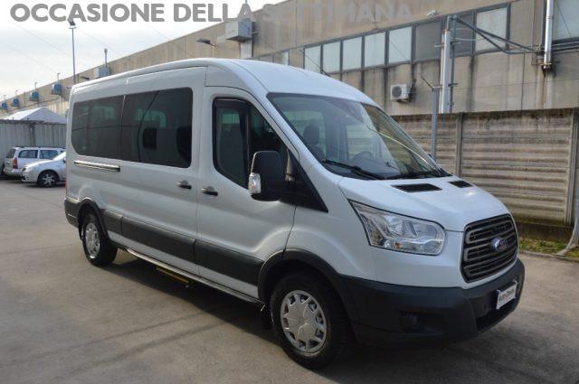 FORD Transit 9 POSTI CON PEDANA DI CARICO