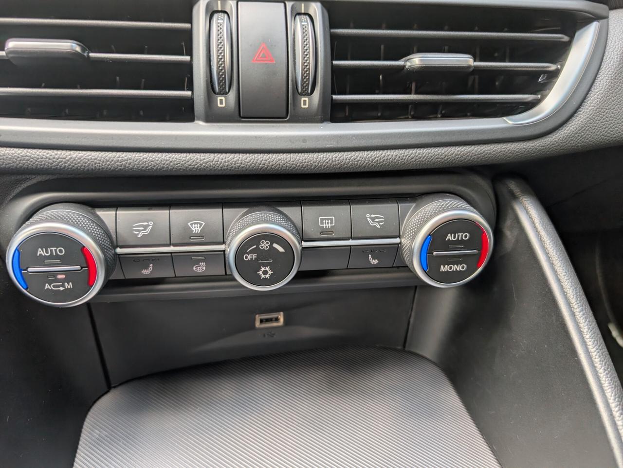 Alfa Romeo Giulia 2.2 Turbodiesel 210 CV AT8 AWD Q4 Veloce