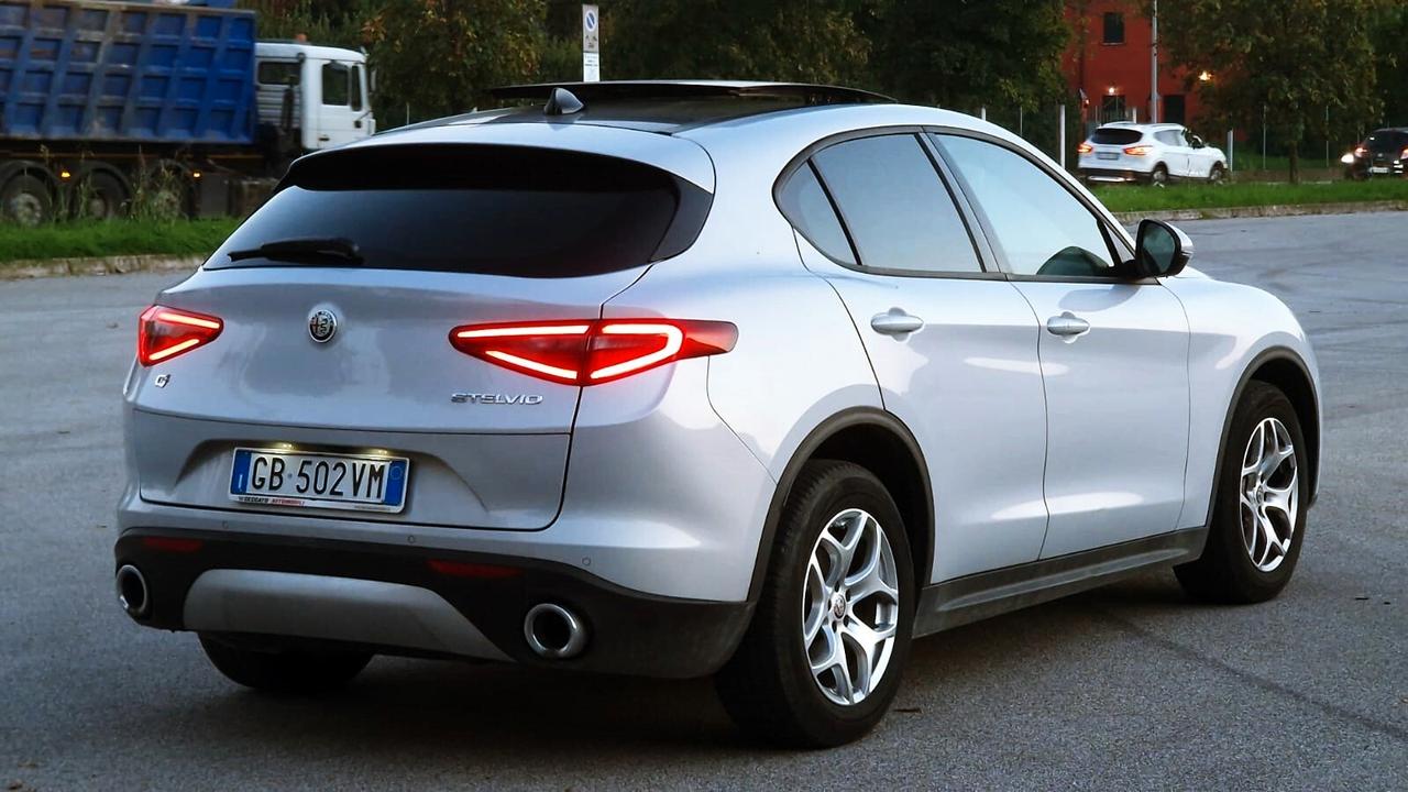 Alfa Romeo Stelvio 2.2 Turbodiesel 190 CV AT8 Q4