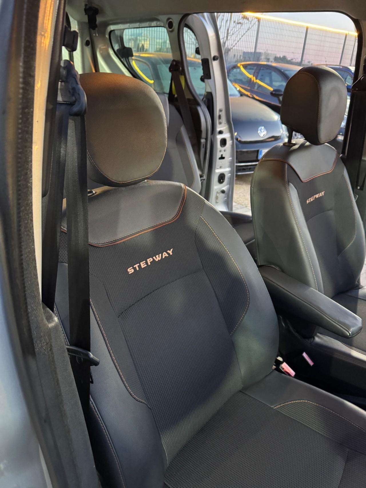 Dacia Dokker 1.5 dCi 8V 90CV Start&Stop Serie Speciale Wow Stepway