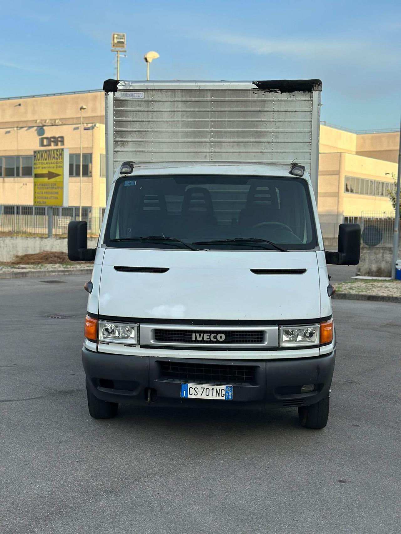 IVECO CON PEDANA IDRAULICA