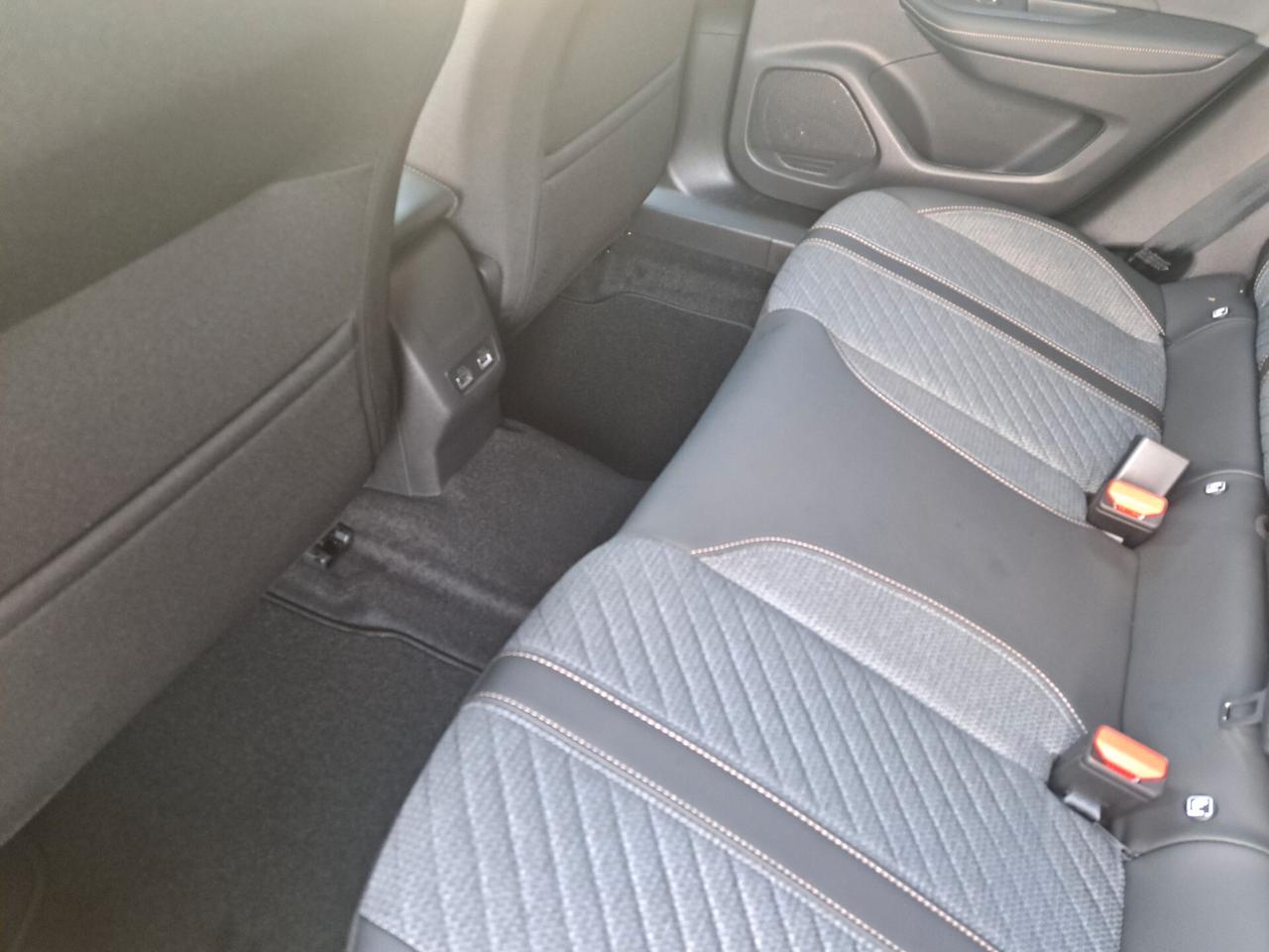 Peugeot 2008 ALLURE 100 CV KM/0 NESSUN OBBLIGO FINANZIARIO !!