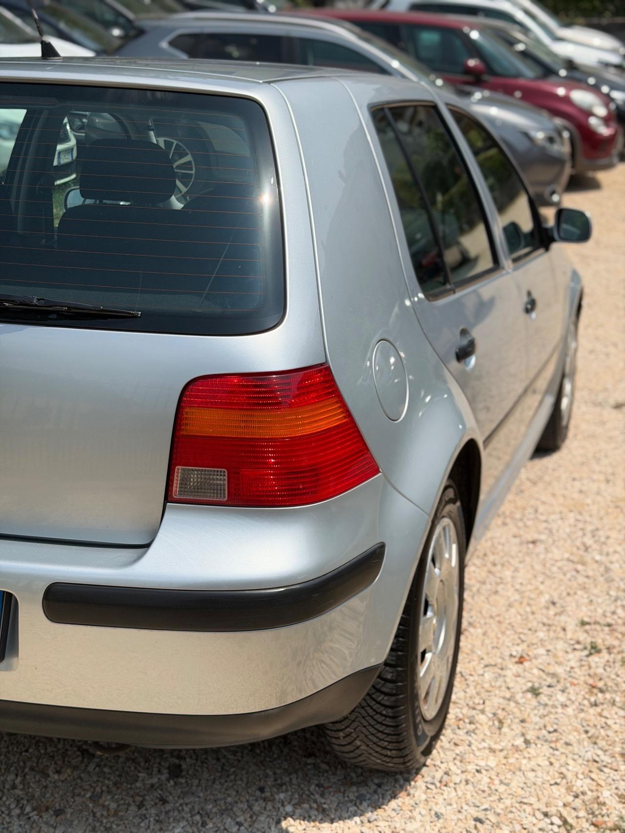 Volkswagen GOLF 1.4 KMCERT INTROVABILE
