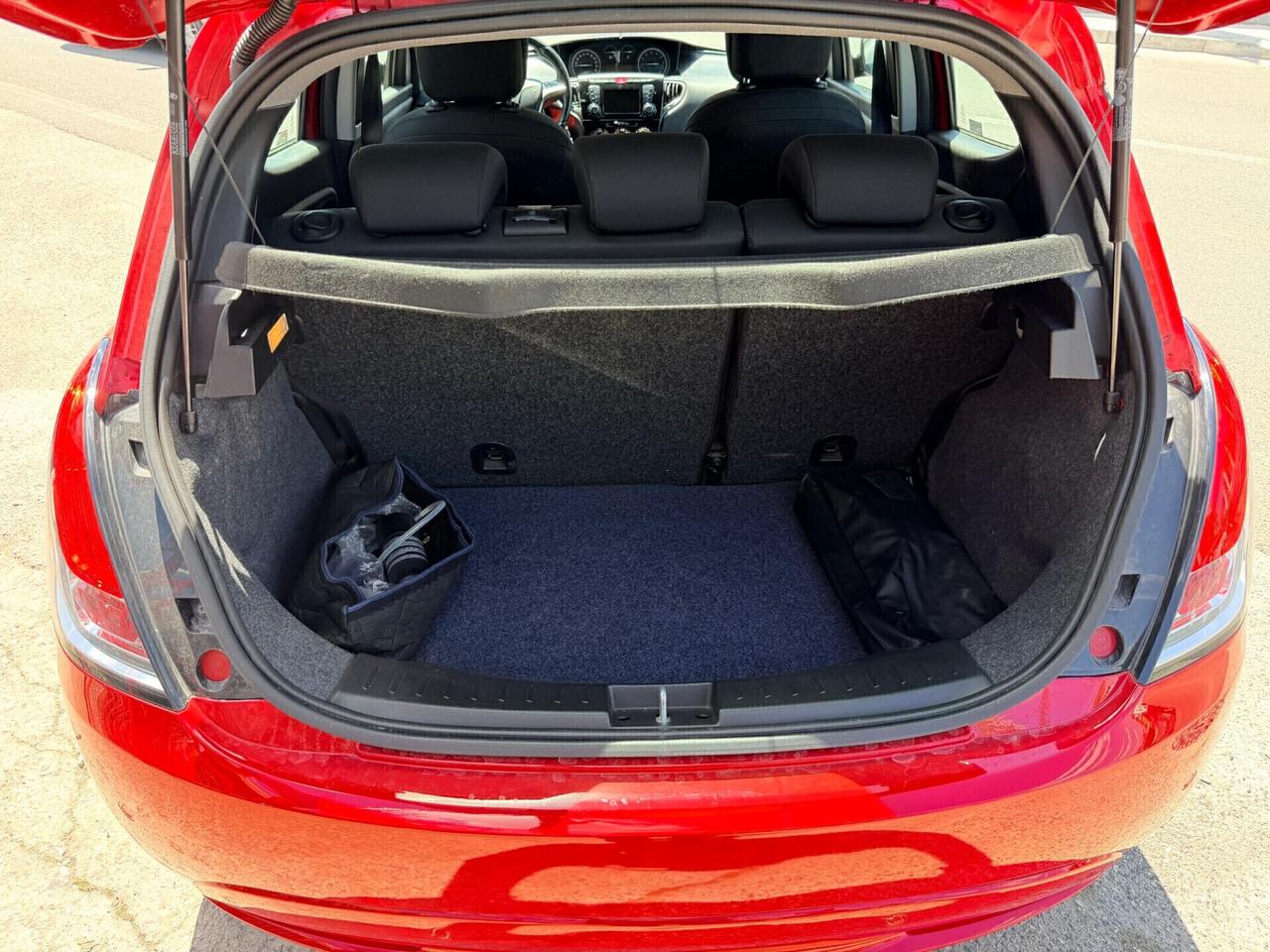 Lancia Ypsilon 1.2 69 CV 5 porte GPL Ecochic Gold