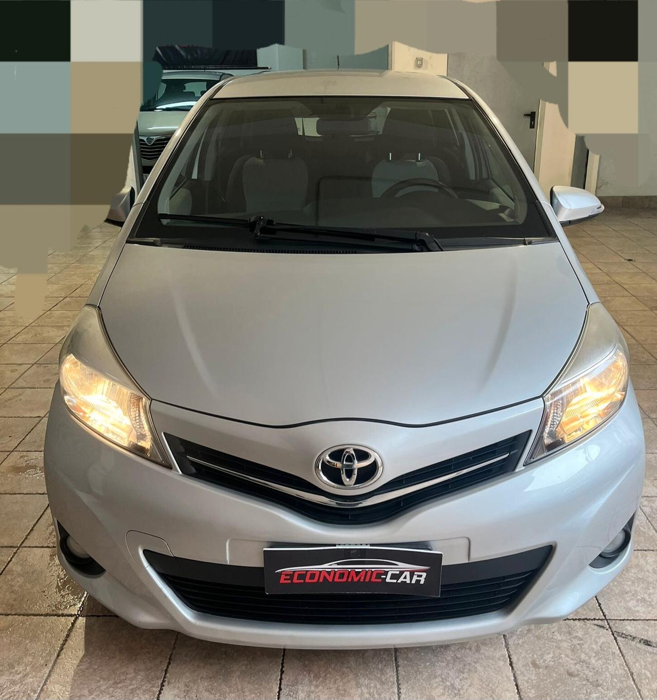 Toyota Yaris 1.0 5 porte Lounge