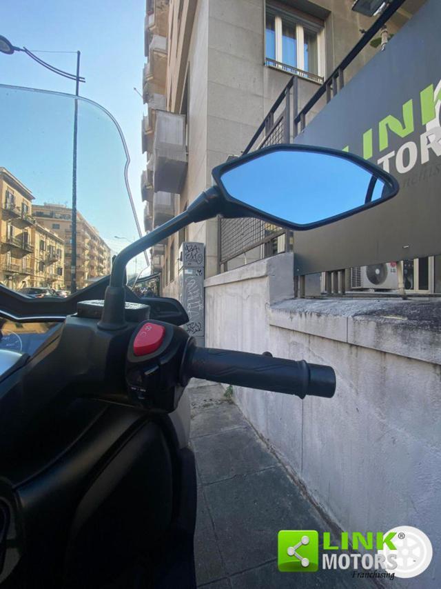 YAMAHA X-Max 400 Iron Abs