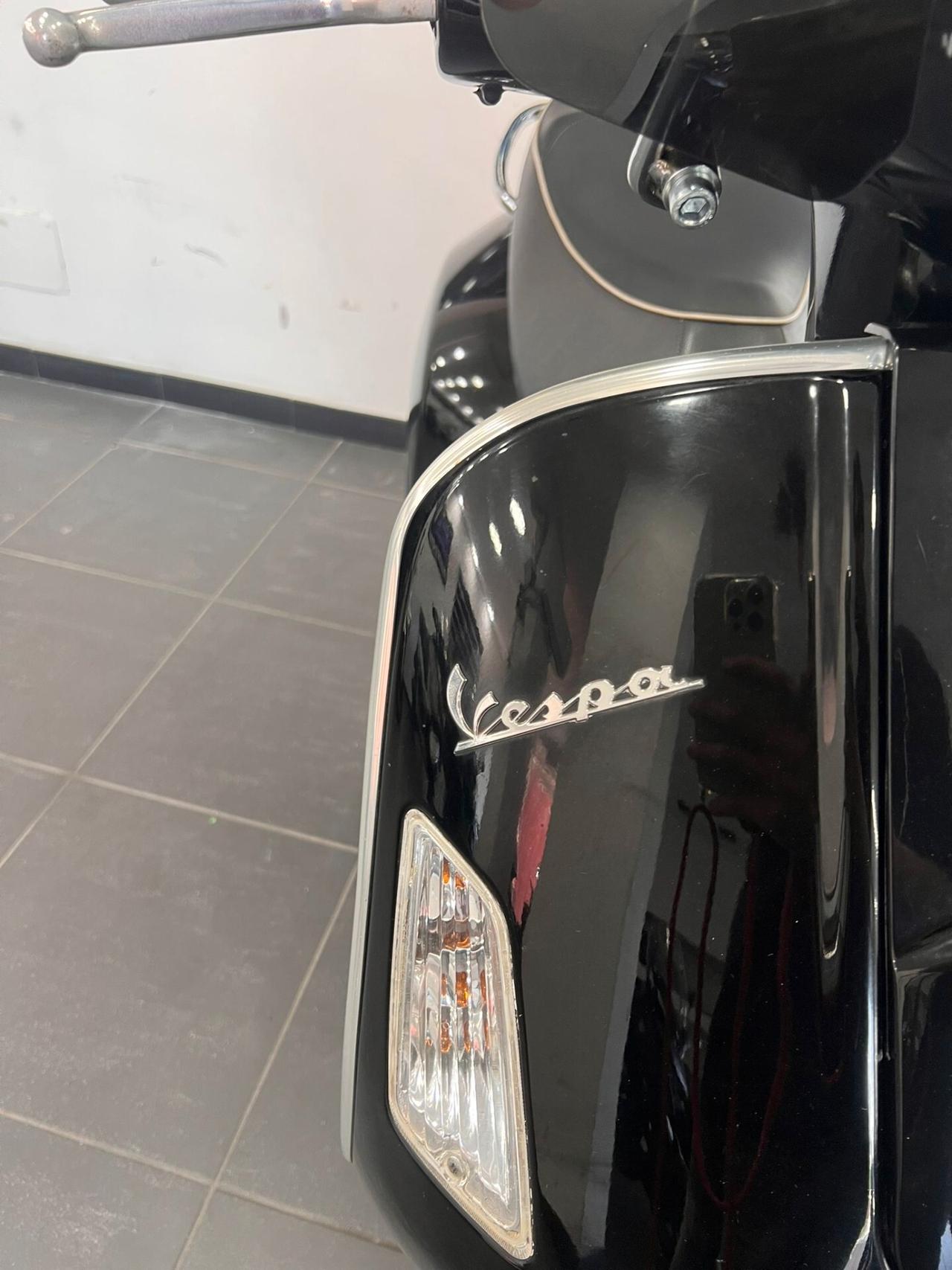 Piaggio Vespa 300 GTS
