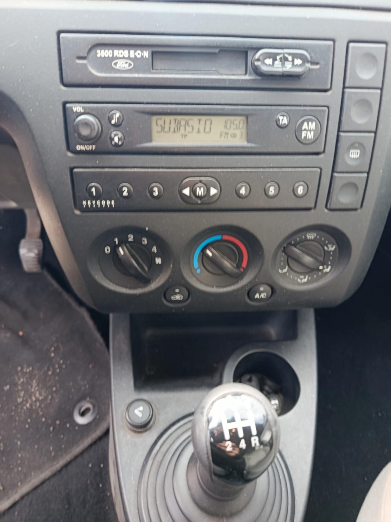 Ford Fiesta 1.2 16V 5p. Ambiente