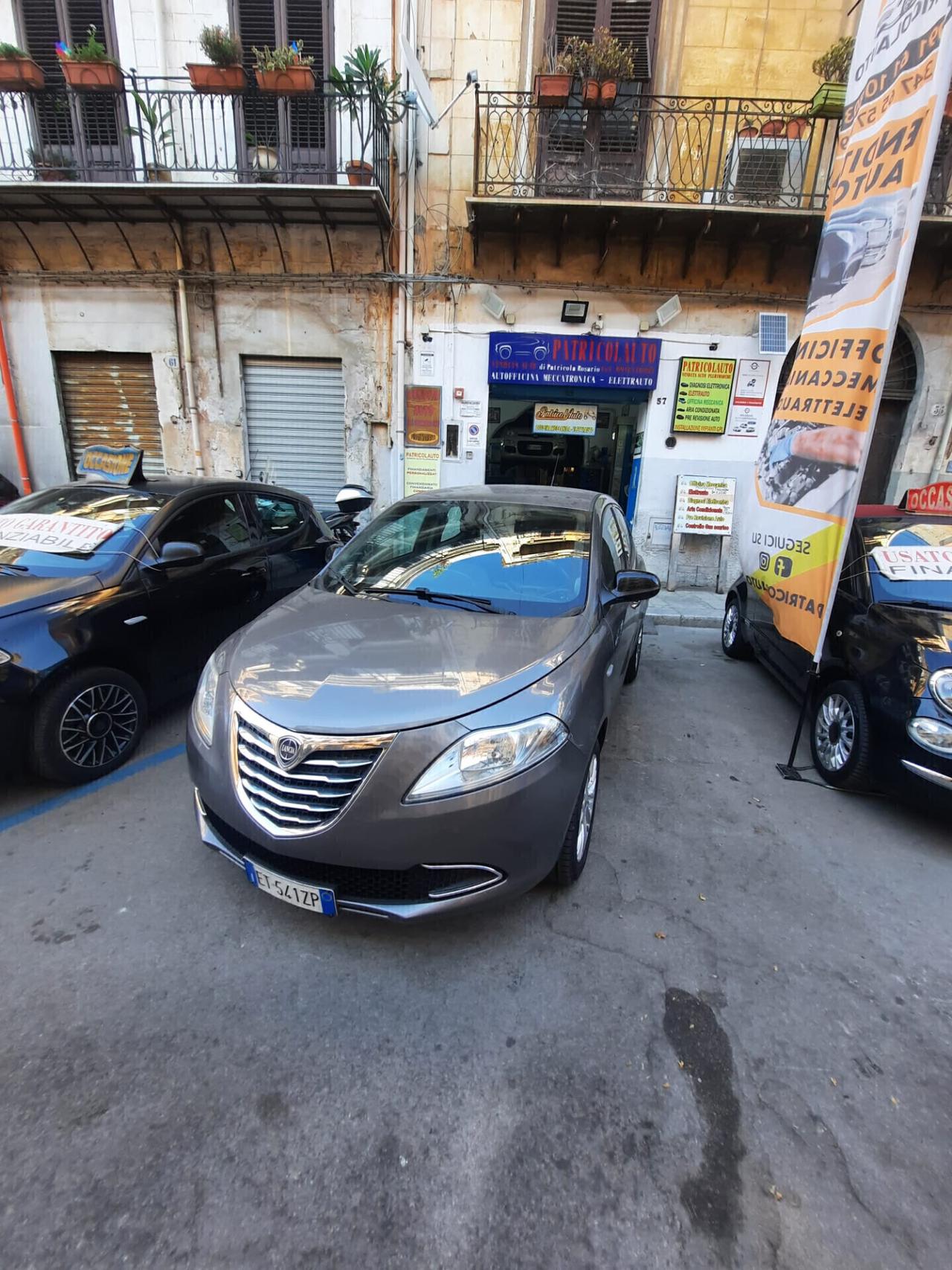 Lancia Ypsilon 1.3 MJT 16V 95 CV 5 porte S&S Platinum FINANZIABILE