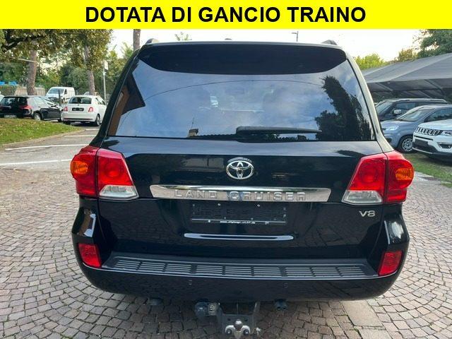 TOYOTA Land Cruiser V8 4.5 7 posti
