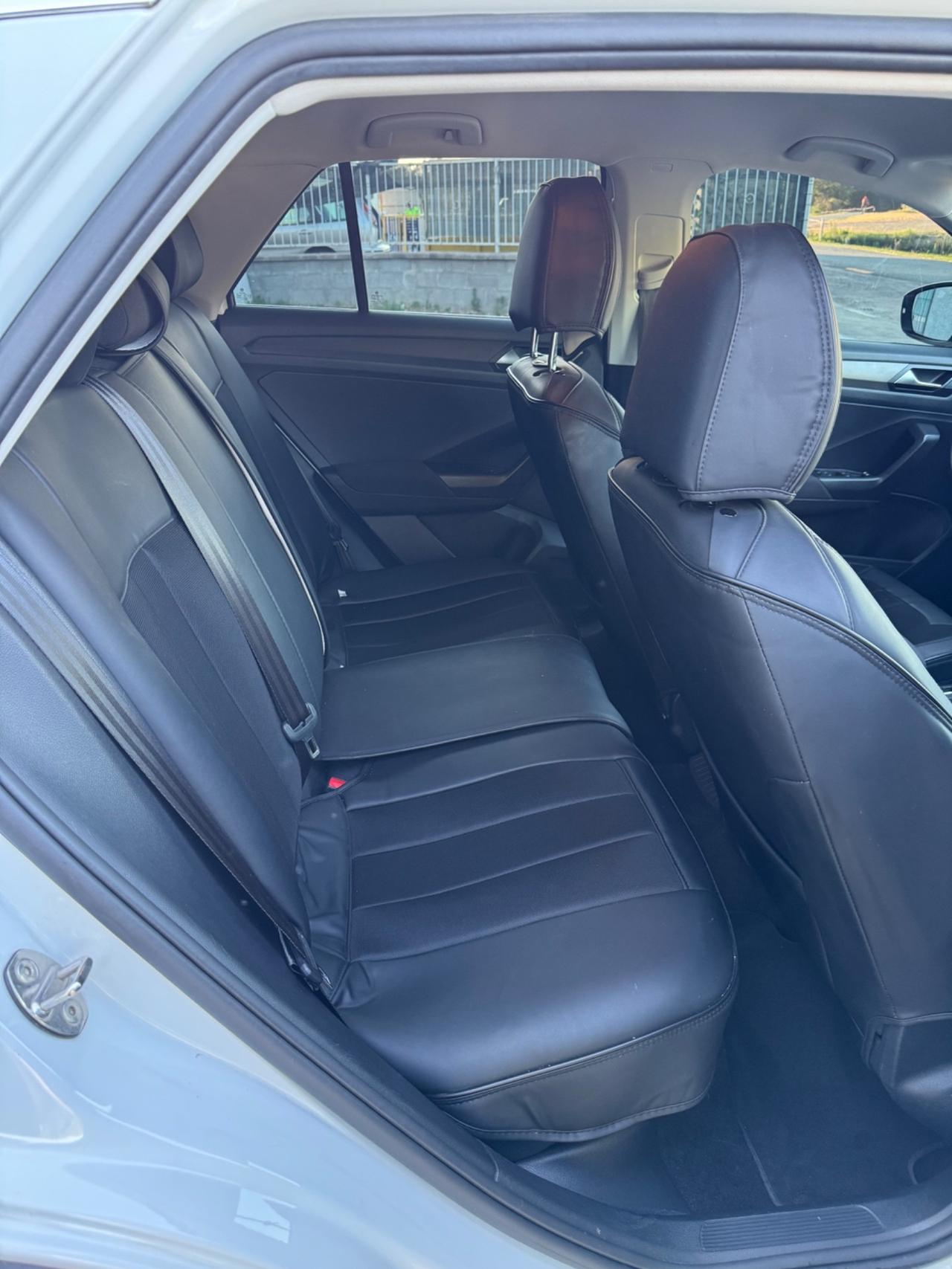 Volkswagen T-Roc 1.6 TDI SCR Business BlueMotion Technology