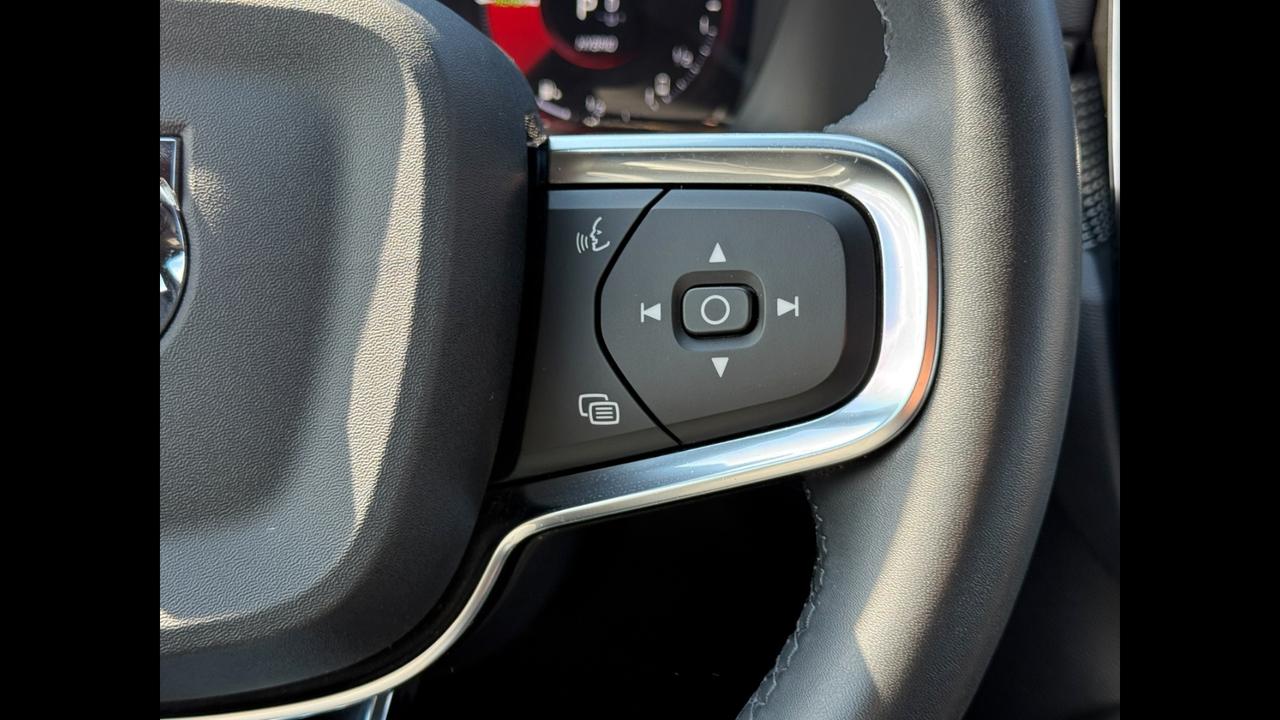 VOLVO XC40 - XC40 1.5 t5 phev R-design auto my21