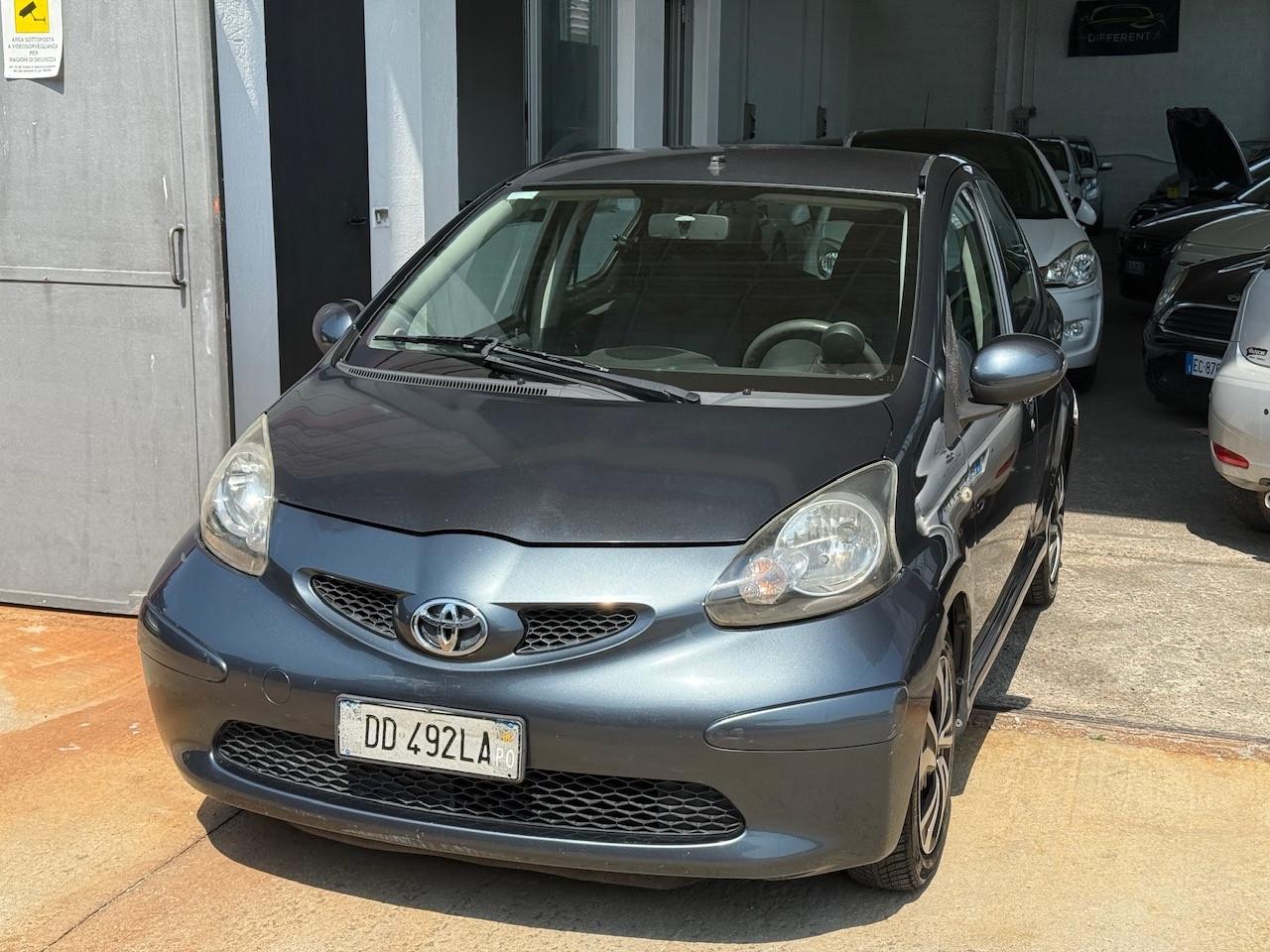 Toyota Aygo 1.0 12V VVT-i 5 porte Sol