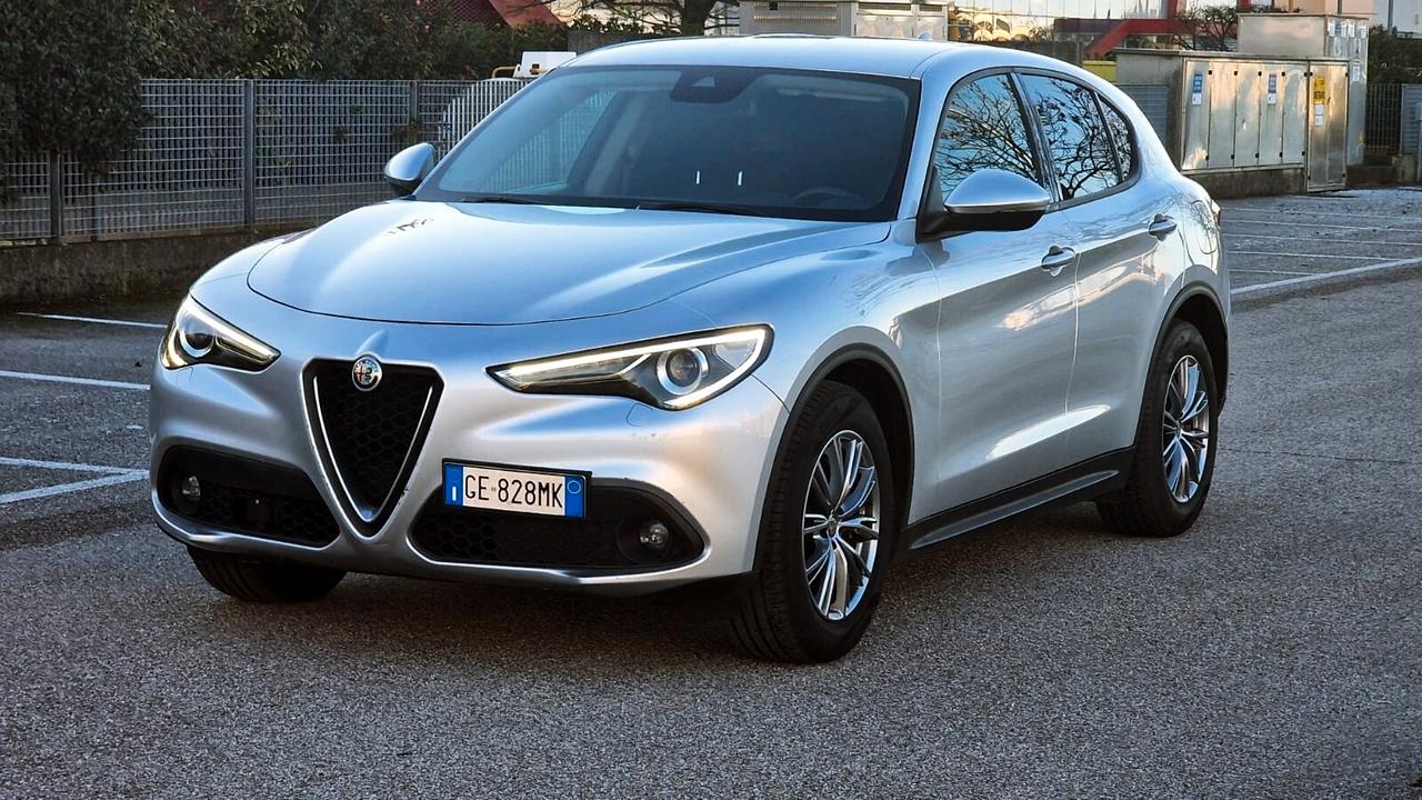 Alfa Romeo Stelvio 2.2 Turbodiesel 160 CV AT8 RWD