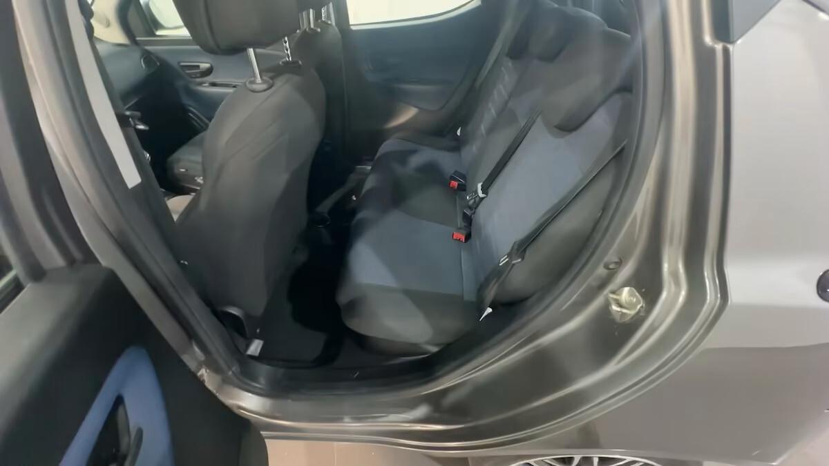 Lancia Ypsilon 1.0 FireFly 5 porte S&S Hybrid Platino