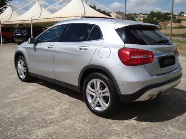 Mercedes-benz GLA 200d Automatic ''TETTO PANORAMICO''