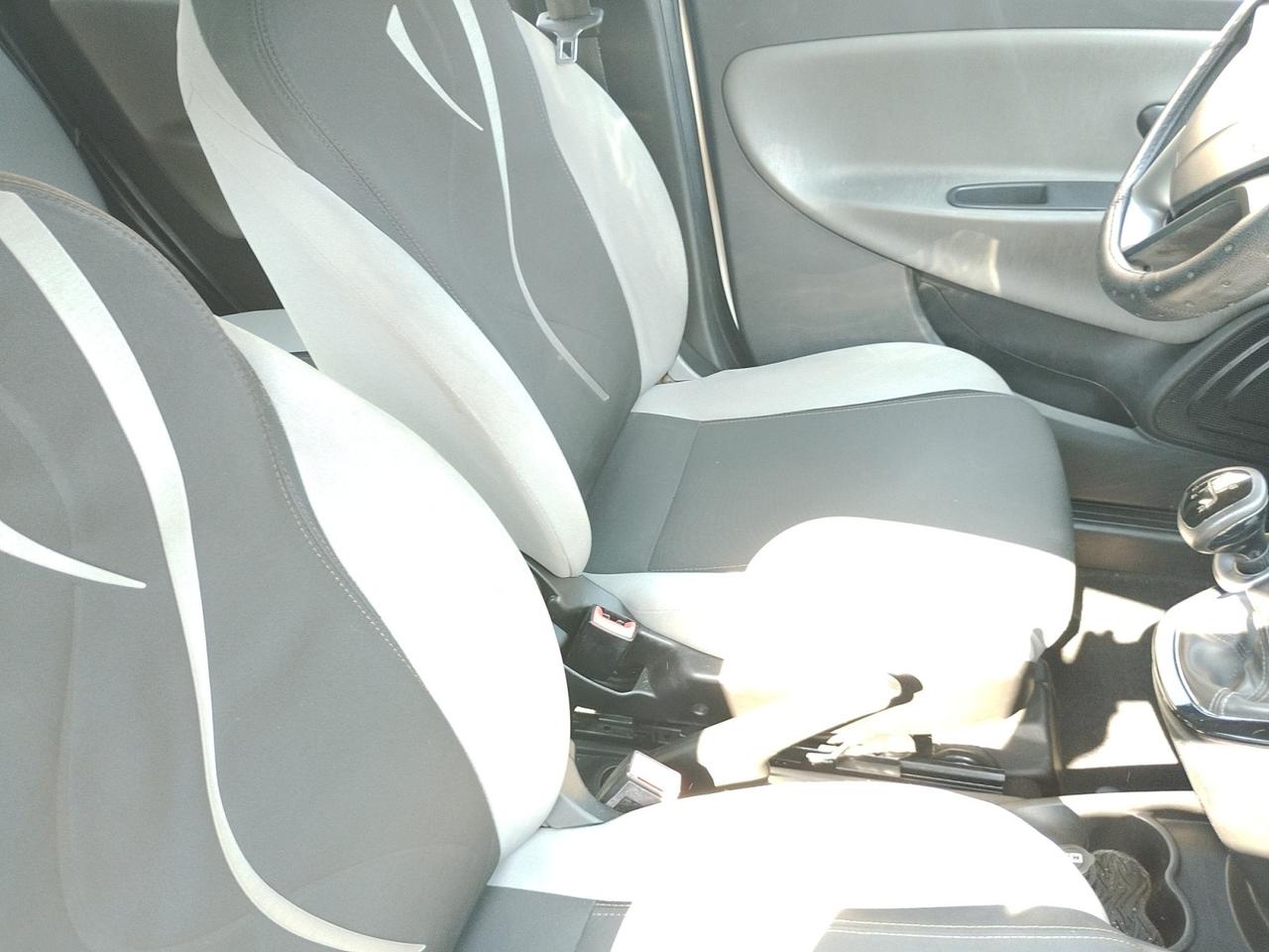 Lancia Ypsilon 5 Porte Ypsilon 1.2 8v Silver ecochic Gpl 69cv