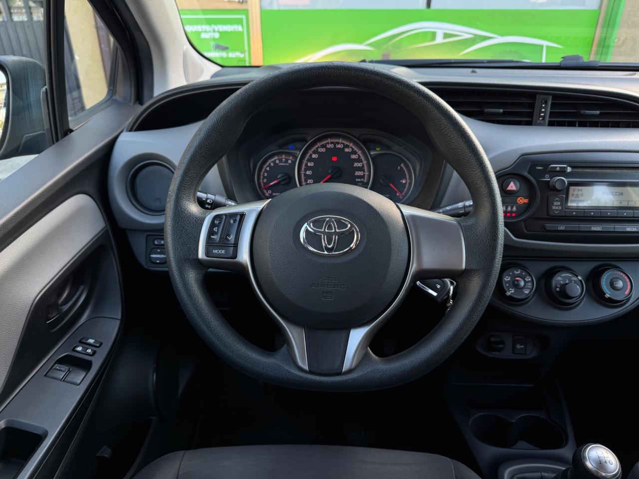 Toyota Yaris 1.0 Benzina 69CV 5 porte – 2014 – Neopatentati