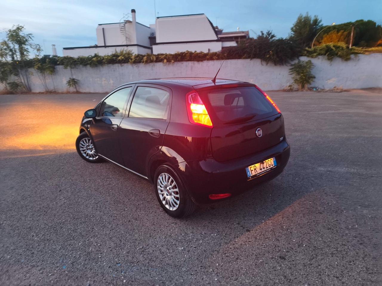Fiat Punto 1.3 MJT II S&S 95 CV 5 porte Street(12 mesi di garanzia)