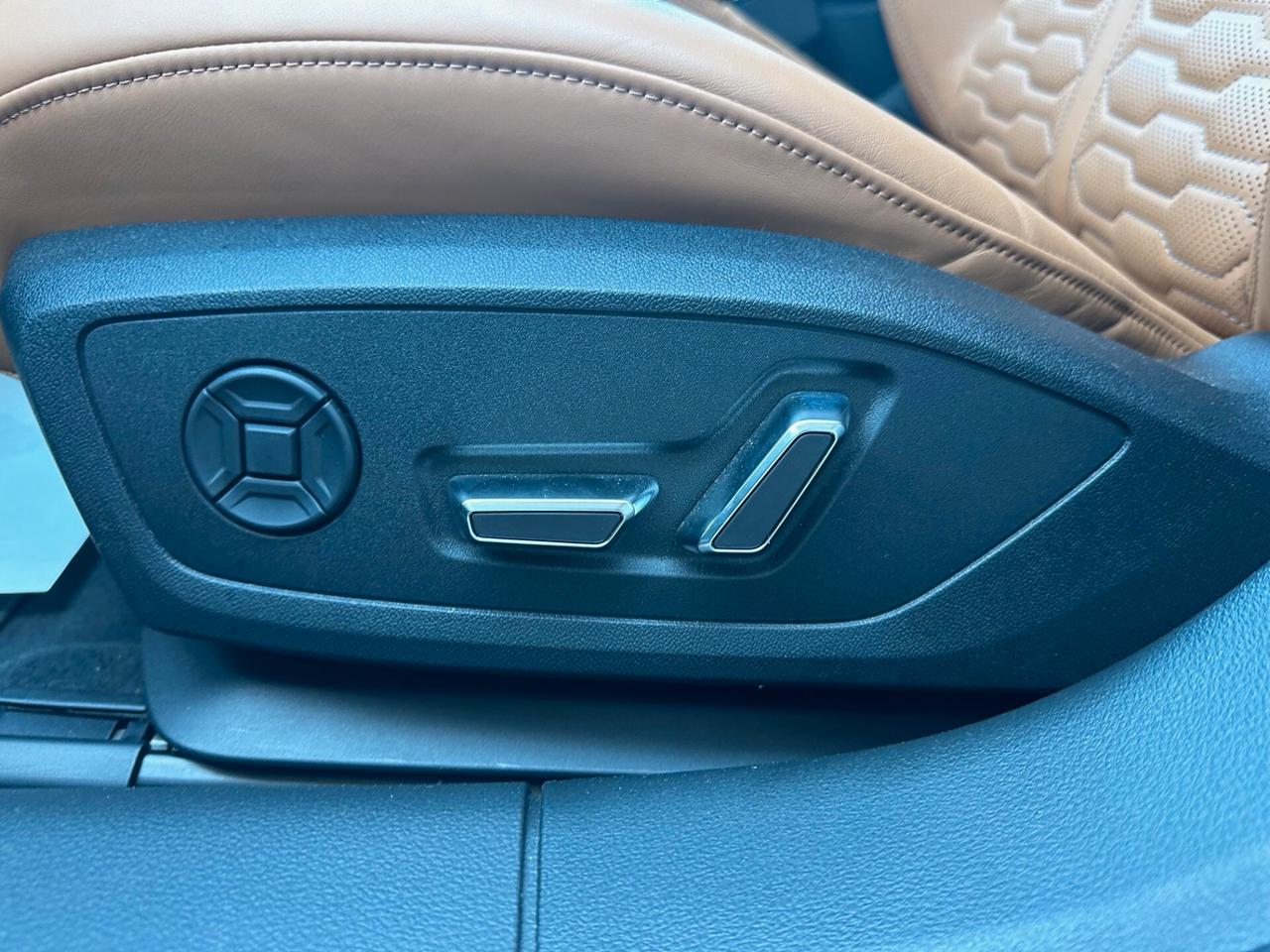 Audi RS6 Avant /carboceramici/tetto/4stz/pelle cuoio/scarico/head/strafull