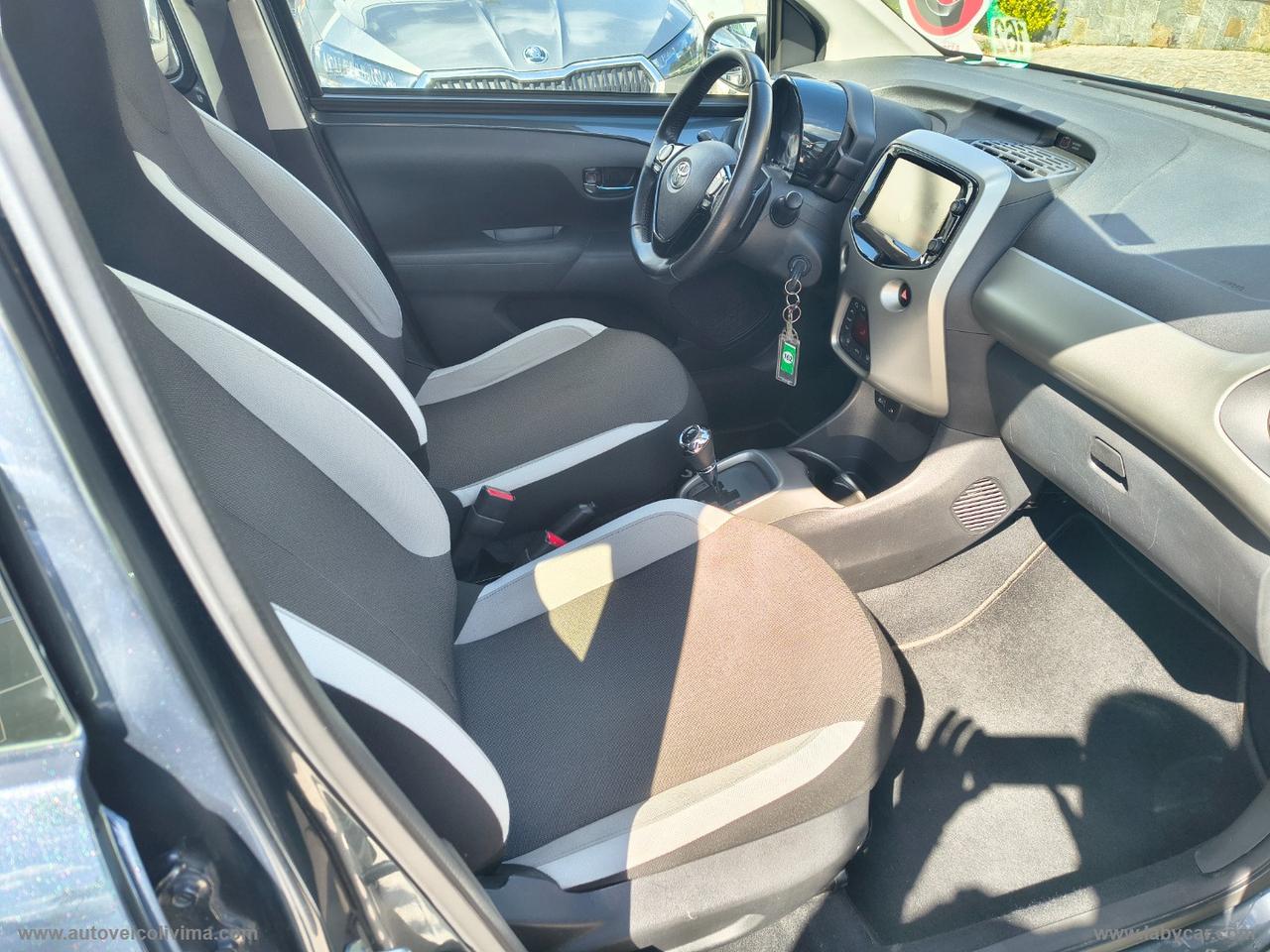 TOYOTA Aygo 1.0 VVT-i 69 CV 5p. x-play TSS MMT