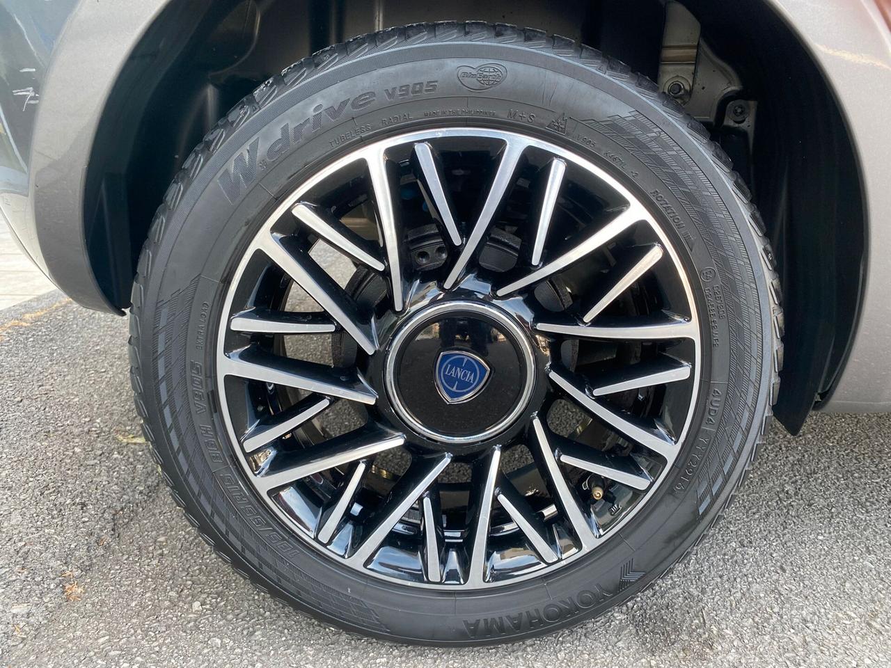 Lancia Ypsilon 1.2 69 CV 5 porte S&S Gold