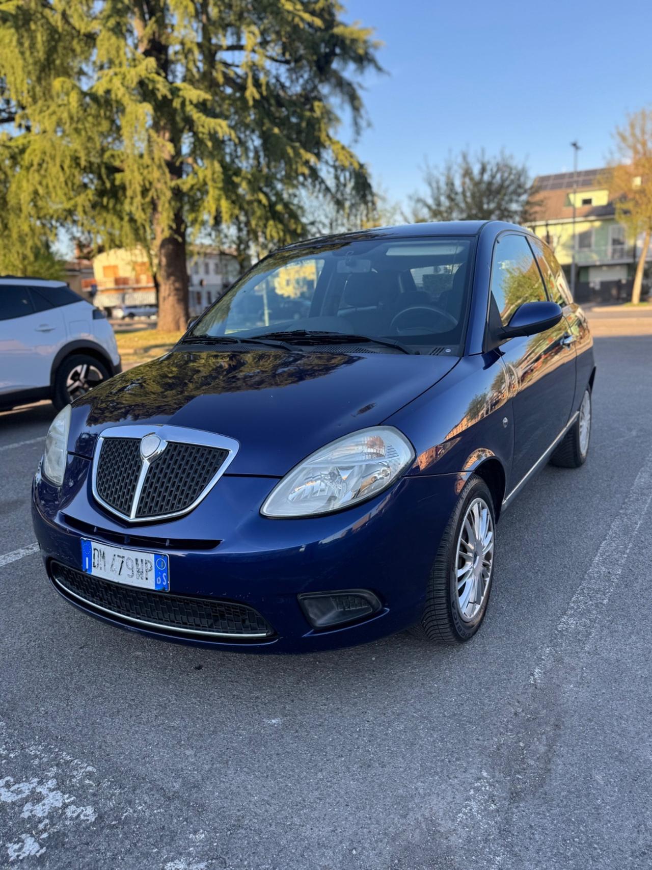 Lancia Ypsilon 1.2 Argento