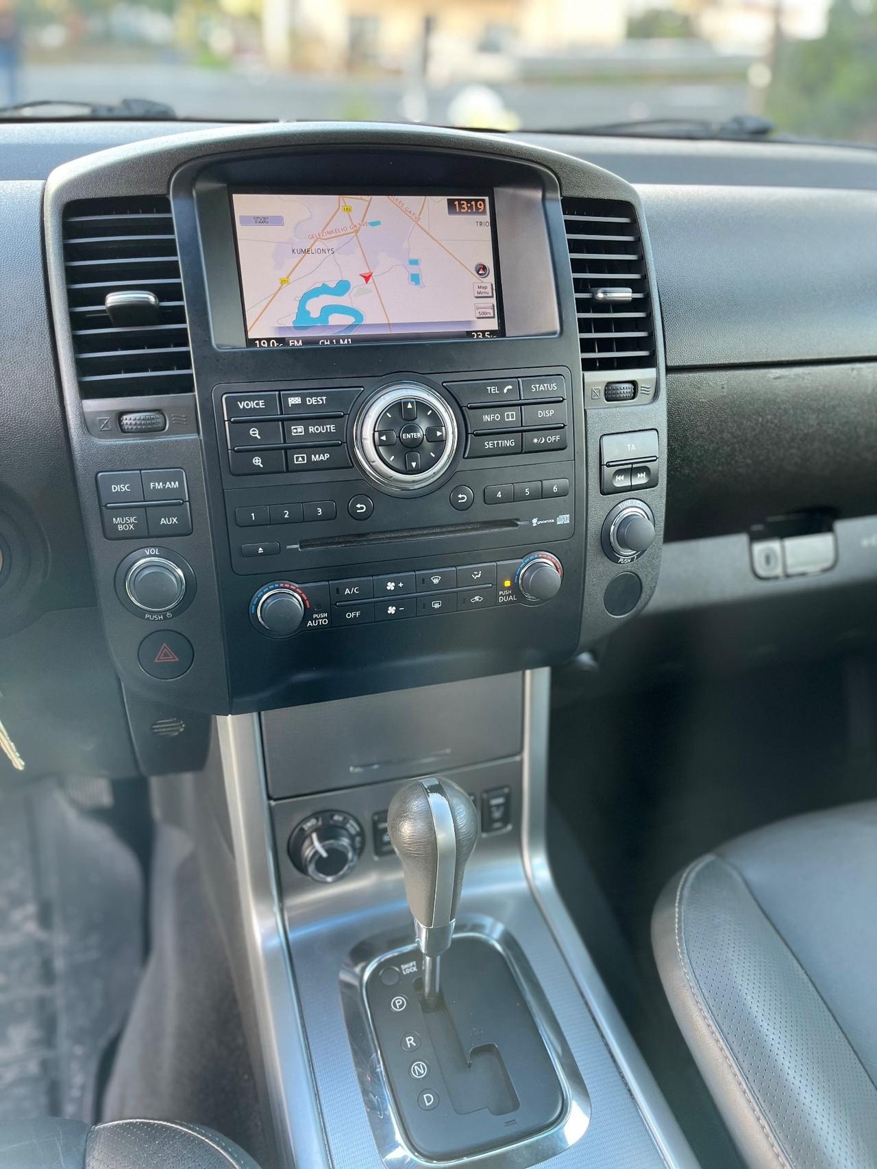 Nissan Navara 3.0 dCi 4 porte Double Cab LE V6