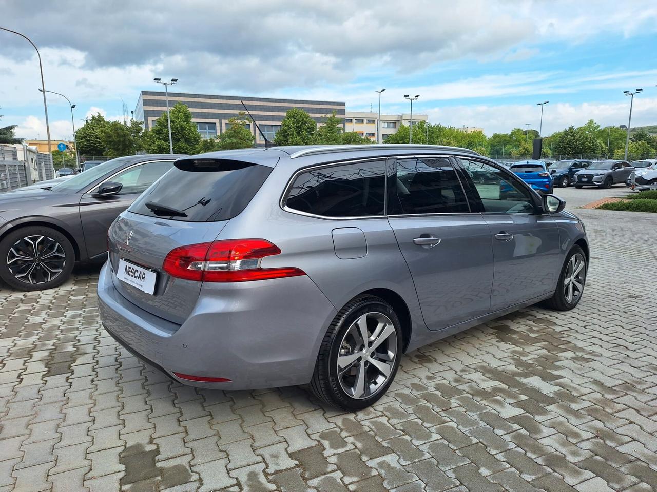Peugeot 308 BlueHDi Business Cambio Automatico UNICO PROPRIETARIO IVA ESPOSTA