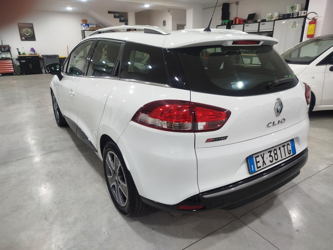 Renault Clio Sporter 1.5 dCi 8V 75CV Costume National