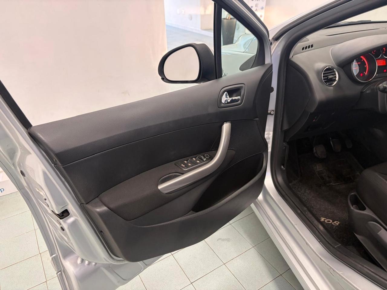 Peugeot 308 1.6 HDi 110CV TETTO PANORAMICO