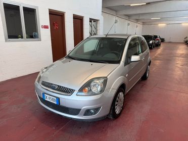 Ford Fiesta 1.2 16V 3p. Ghia ok neopat