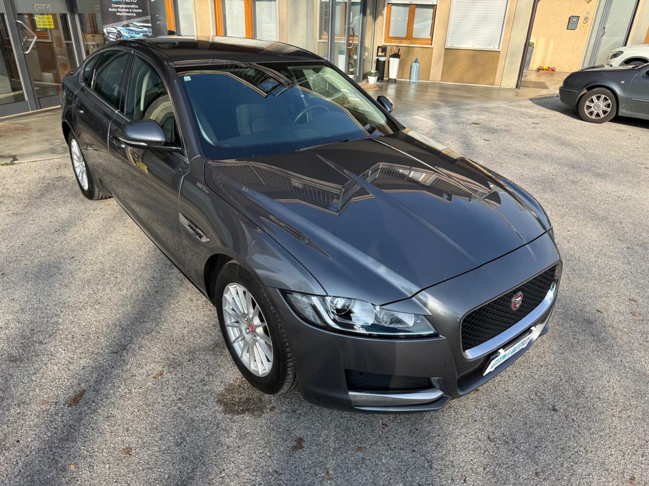 Jaguar XF 2.0 D 163 CV Prestige -Automatica