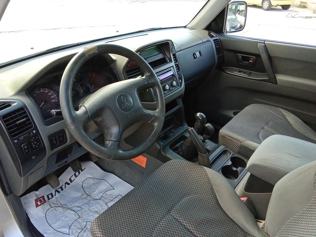 Mitsubishi Pajero 2.5 TDI 3p. GL Autocarro 5 posti