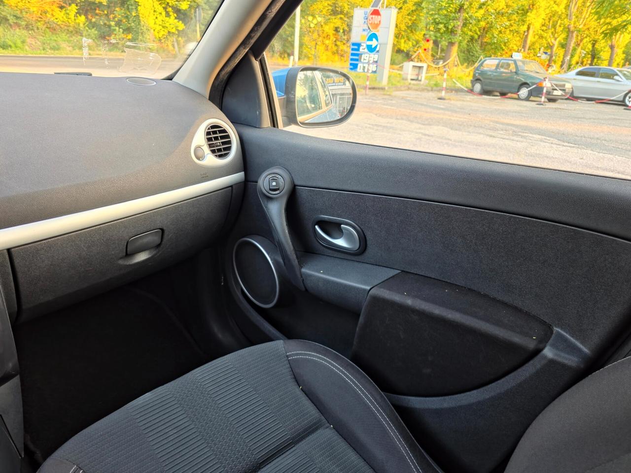 Renault Clio 1.2 16V 5 porte Luxe CV-75 E4 Manuale NEO 2010