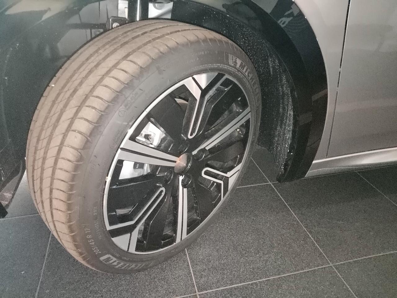 Lancia Ypsilon Hybrid e-DCT LX