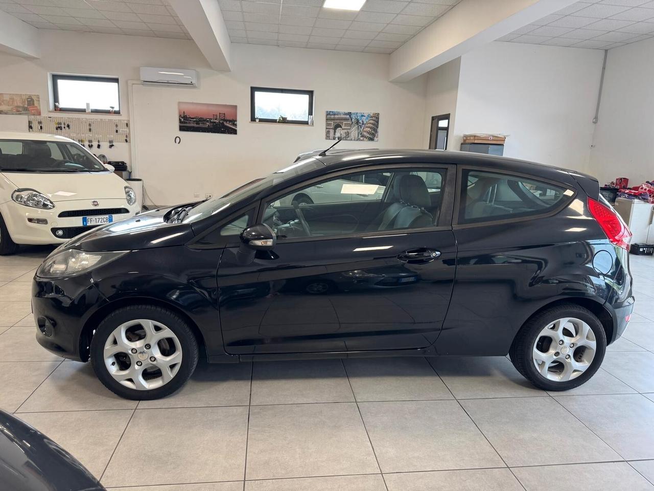Ford Fiesta 1.2 BENZINA 82CV NEOPATENTATI 2009