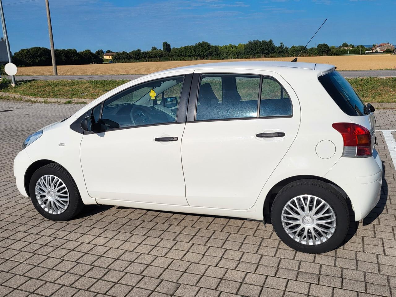 Toyota Yaris 1.0 5 porte