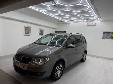 Volkswagen Touran 1.4 16V TSI 150CV DSG Highline Ecofuel