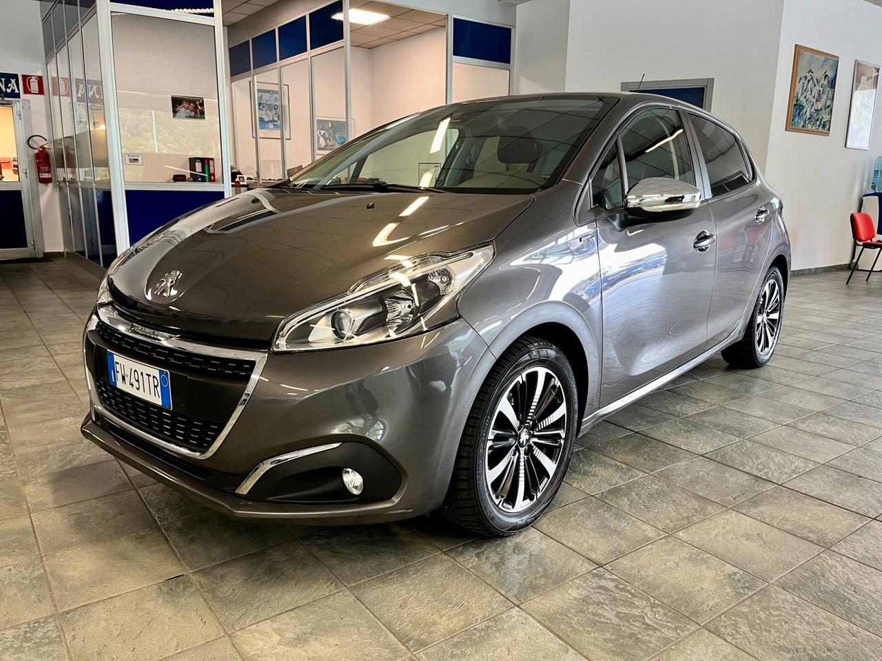 Peugeot 208 PureTech 82 Stop&Start 5 porte Signature