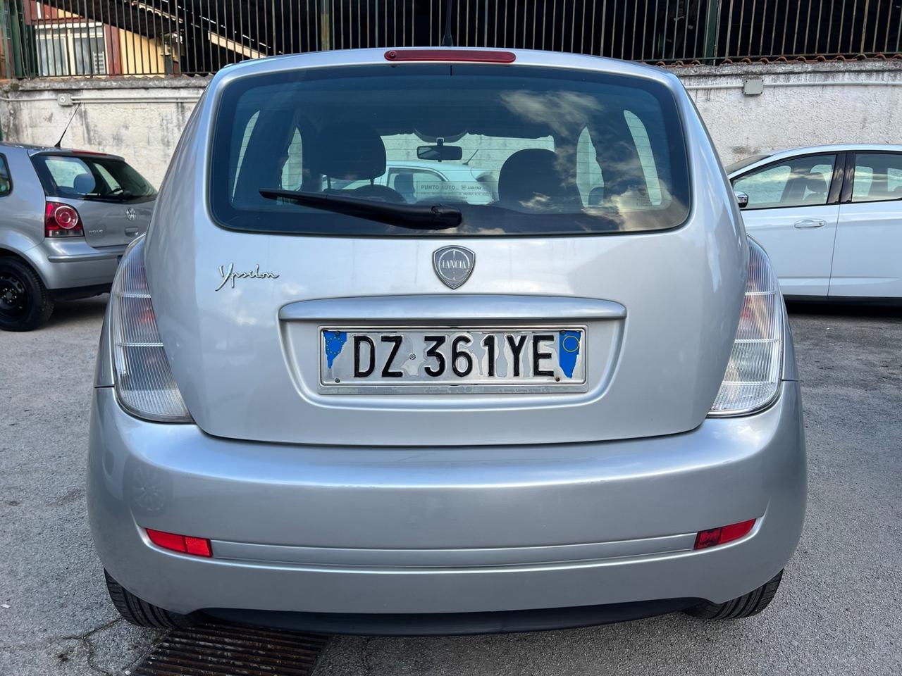 Lancia Ypsilon 1.2 Benzina Per neo patentato