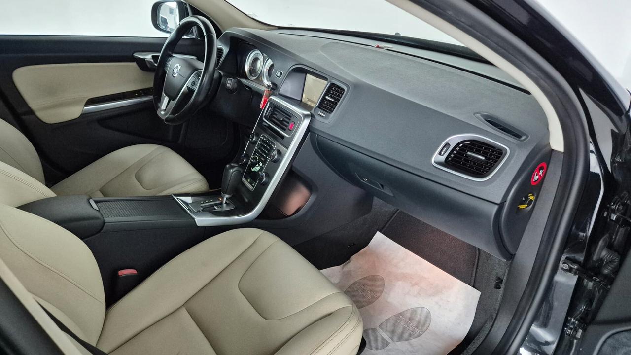 Volvo V60 D2 1.6 Powershift Summum