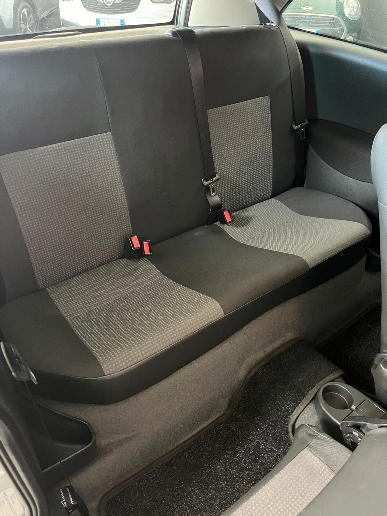 Opel Corsa 1.2i 16V cat 3 porte Silverline